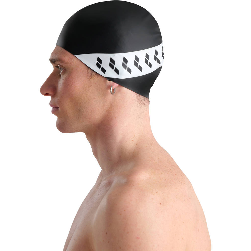 Arena Icons Team Stripe Cap