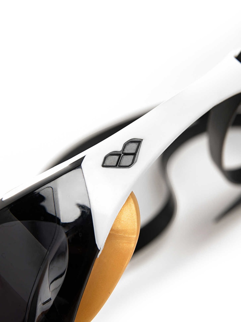 Arena Cobra Edge Swipe