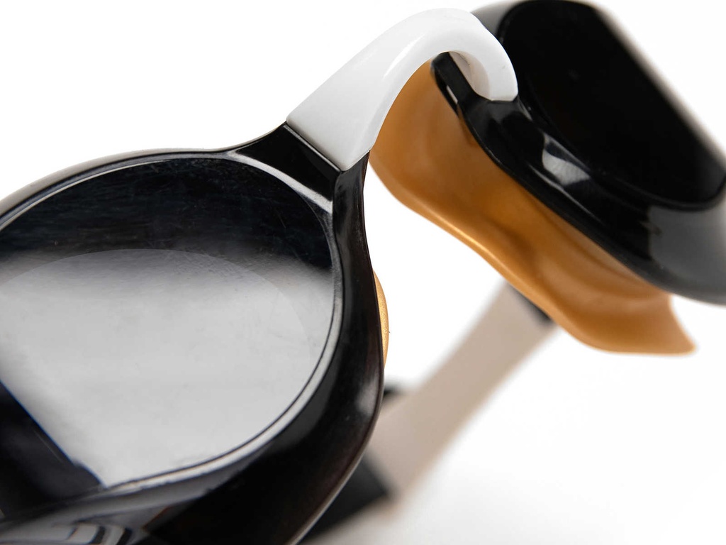 Arena Cobra Edge Swipe