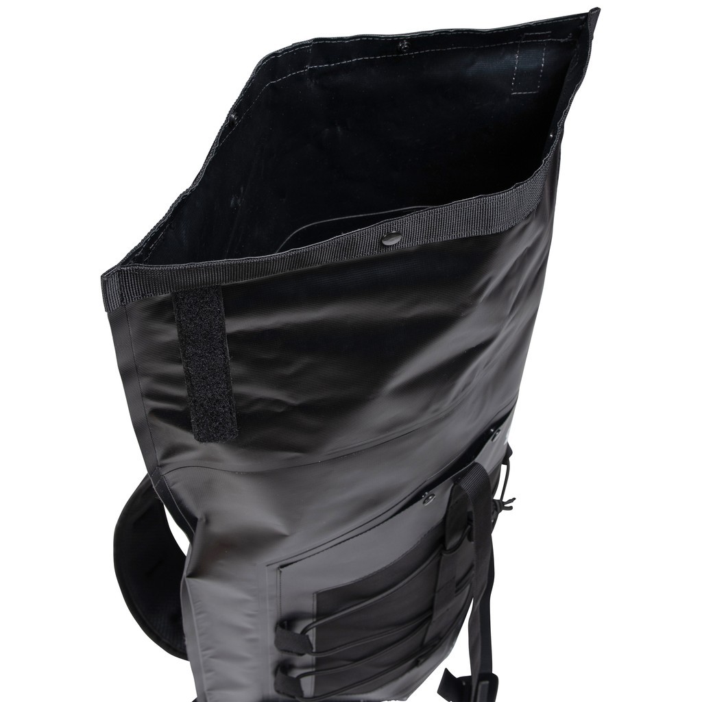 arena-dry-backpack-black-v10.jpg
