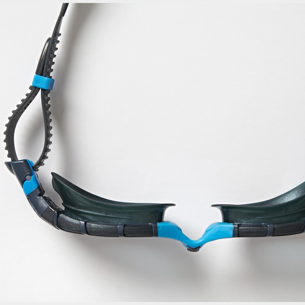 zoggs-predator-flex-goggle-large-grey-blue-tinted-smoke-web1.jpg